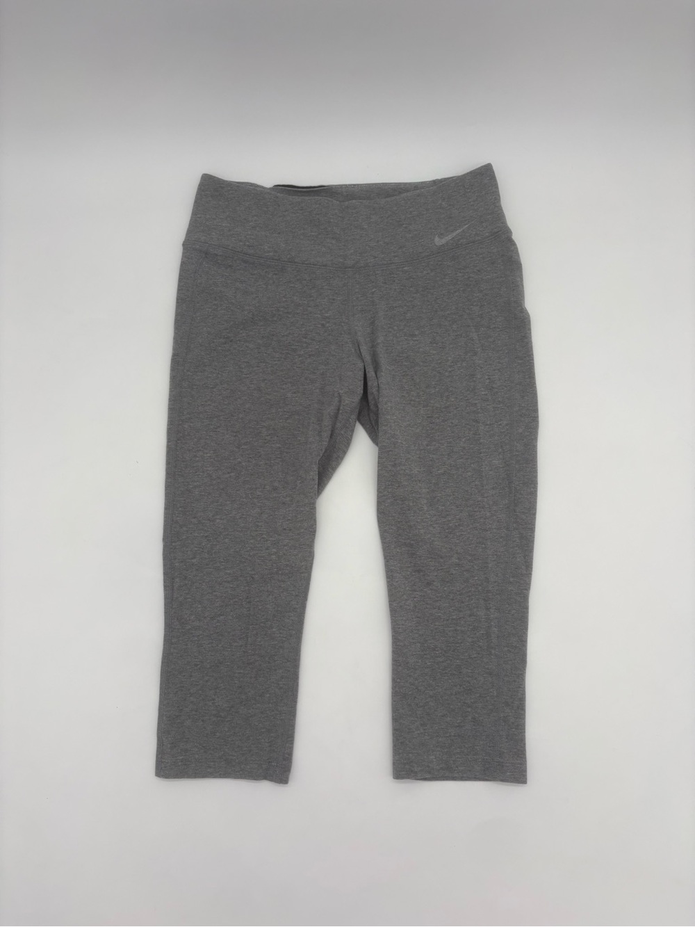 Nike Dri-FIT Women’s Medium Gray Heather Capri Crop Leggings